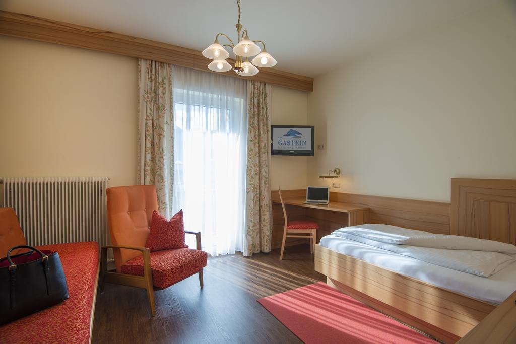Haus Friedrichsburg - Bergbahnen Von Mai Bis November Inklusive Hotel บาดฮอฟกัสไตน์ ห้อง รูปภาพ